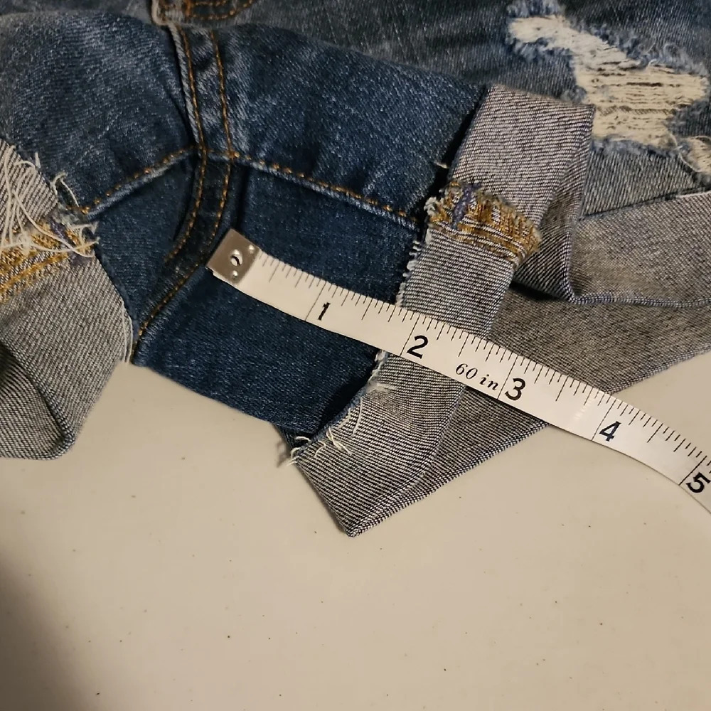 Universal Thread Blue High-Waisted Jean Shorts - Picture 10 of 12